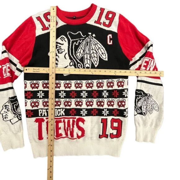 Chicago Blackhawks NHL Christmas/Holiday Sweater Jonathan Toews - Picture 3 of 7
